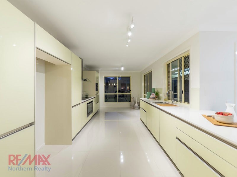 16 Egret Ct, Albany Creek QLD 4035