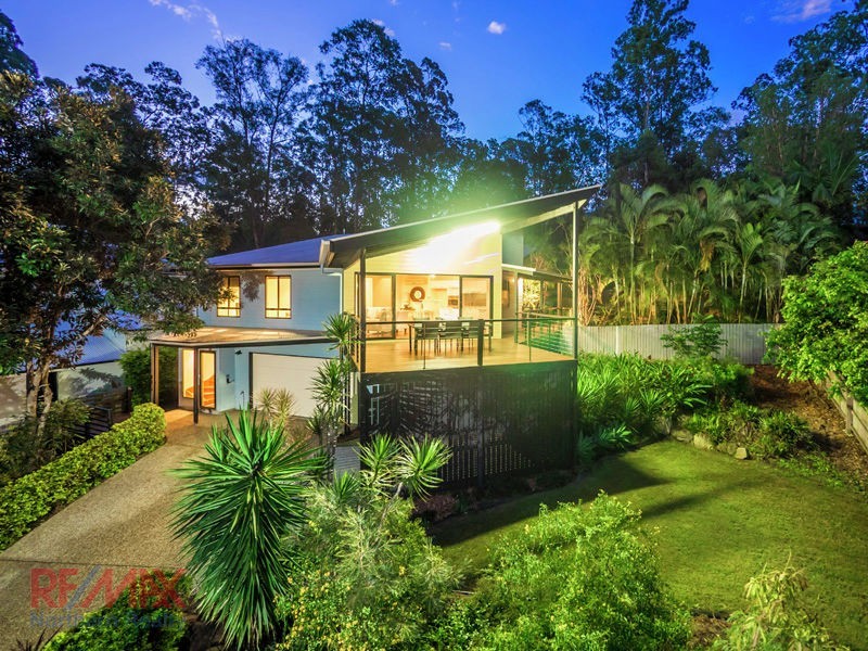 8 Foambark Ct, Eatons Hill QLD 4037