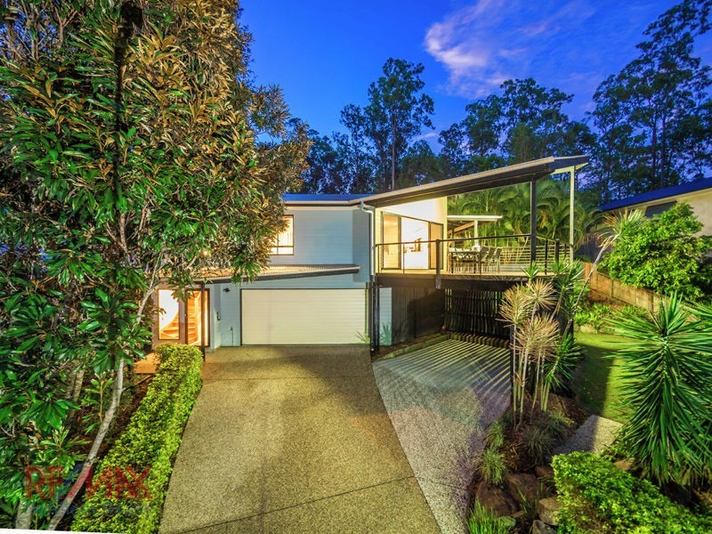 8 Foambark Ct, Eatons Hill QLD 4037