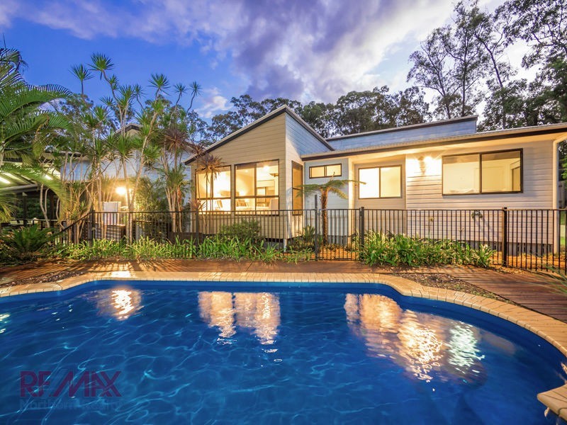 8 Foambark Ct, Eatons Hill QLD 4037