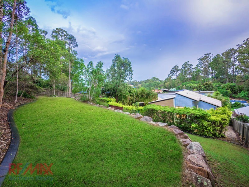 8 Foambark Ct, Eatons Hill QLD 4037