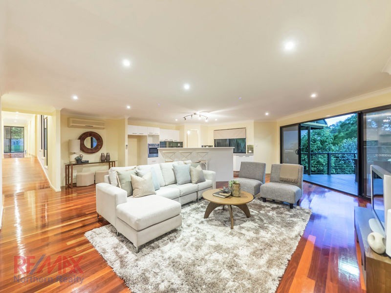 8 Foambark Ct, Eatons Hill QLD 4037
