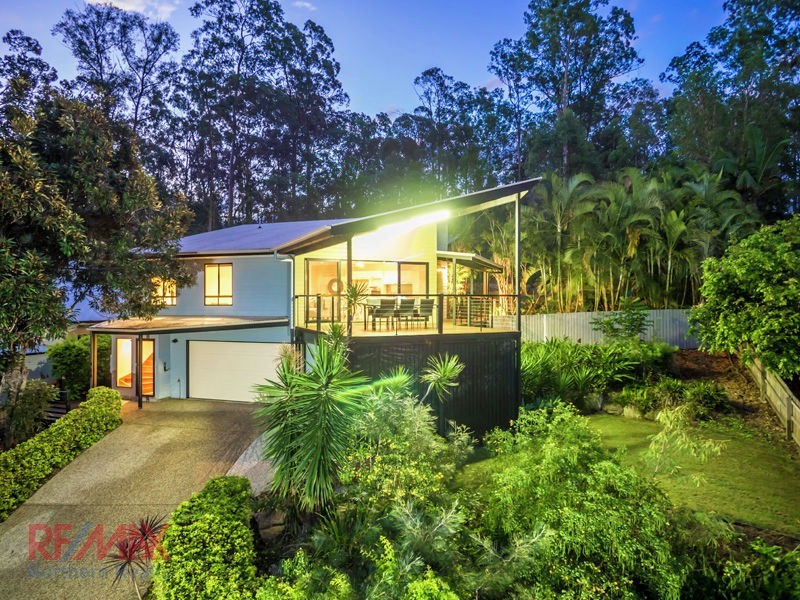 8 Foambark Ct, Eatons Hill QLD 4037