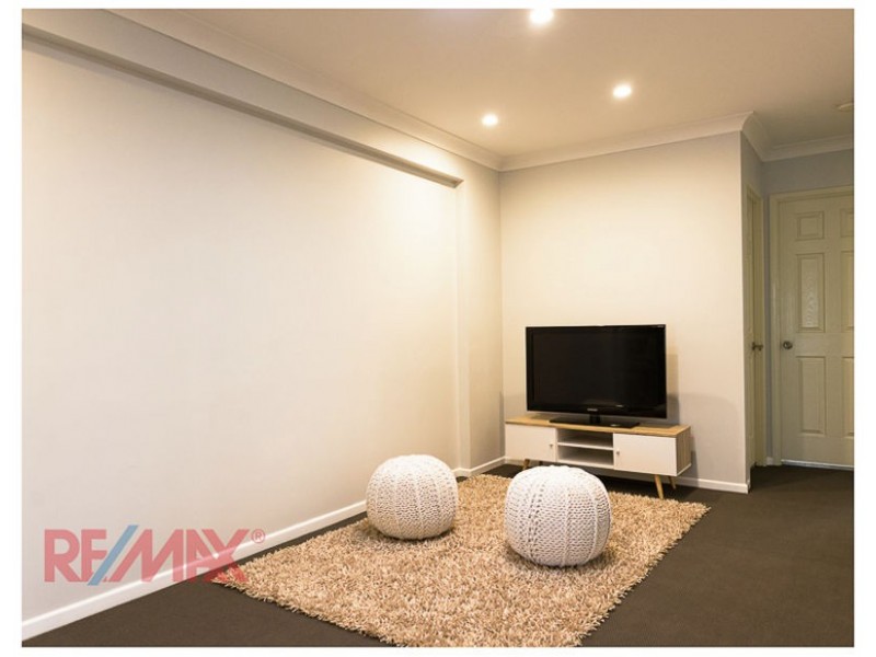 2/9 Lady Bowen Parade, Rothwell QLD 4022