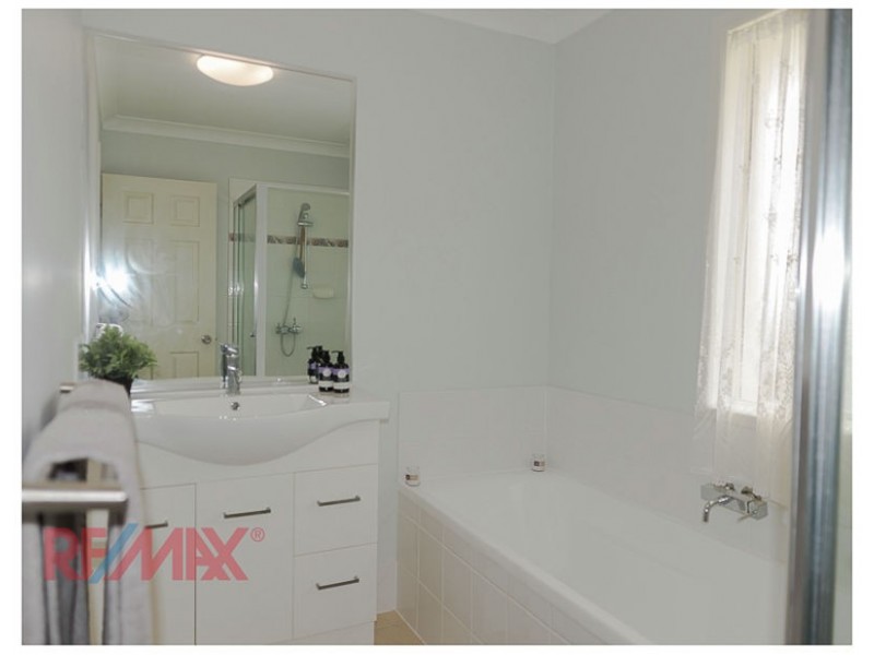 2/9 Lady Bowen Parade, Rothwell QLD 4022