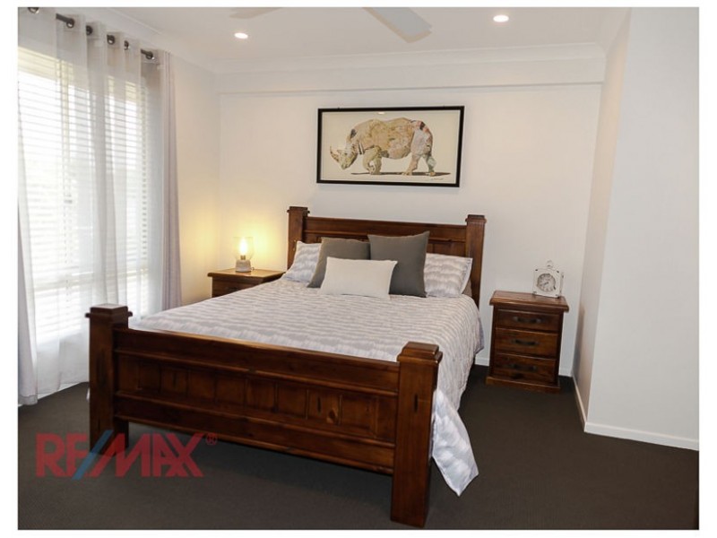 2/9 Lady Bowen Parade, Rothwell QLD 4022