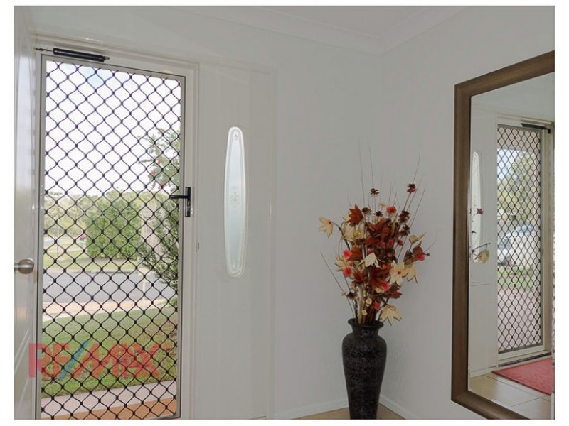 2/9 Lady Bowen Parade, Rothwell QLD 4022