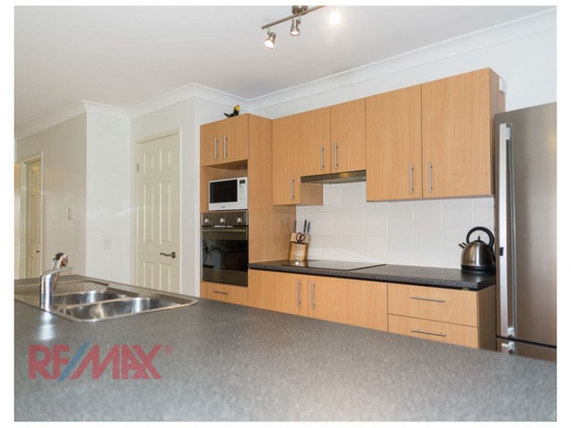 2/9 Lady Bowen Parade, Rothwell QLD 4022