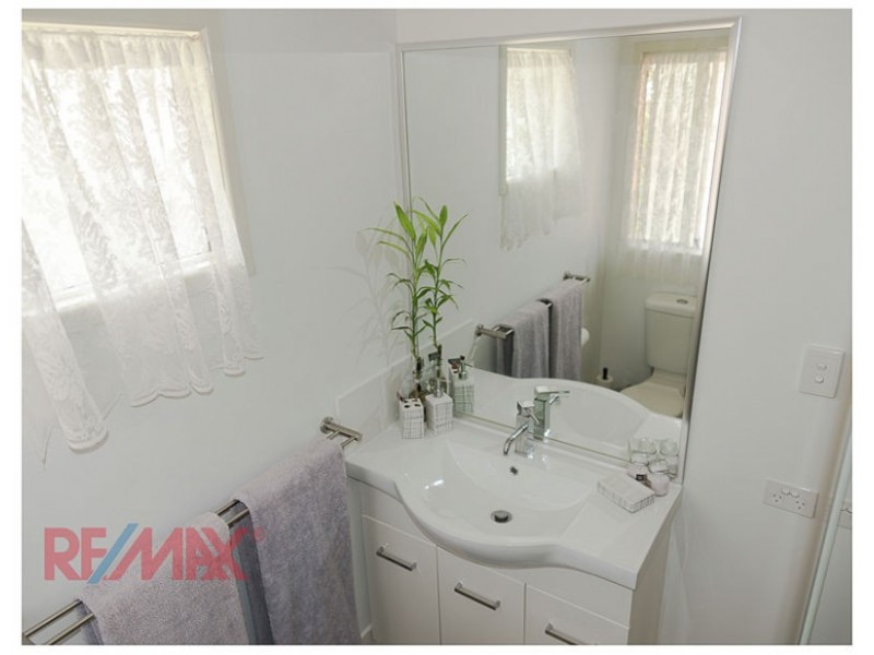 2/9 Lady Bowen Parade, Rothwell QLD 4022