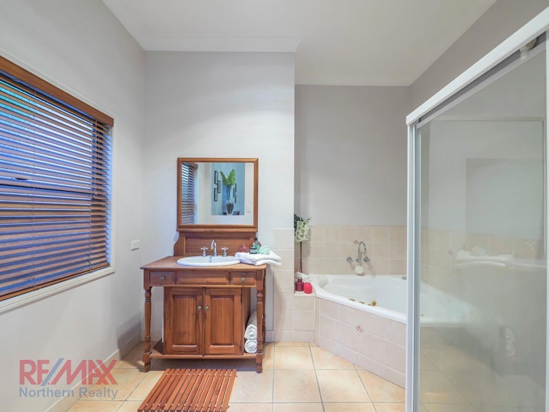 17 Corvus Dve, Cashmere QLD 4500