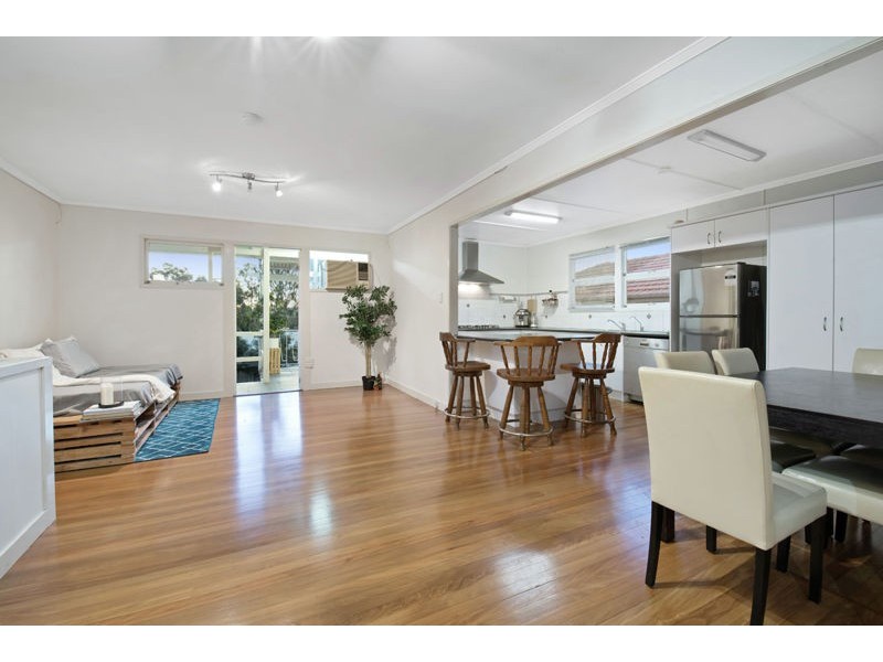 24 Chuter Street, Stafford Heights QLD 4053