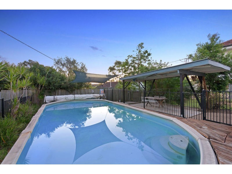 24 Chuter Street, Stafford Heights QLD 4053