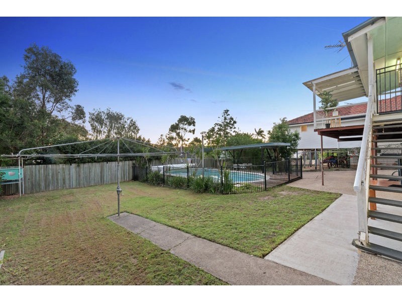 24 Chuter Street, Stafford Heights QLD 4053