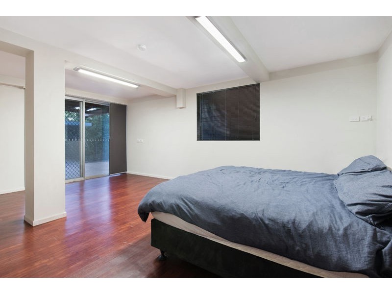 24 Chuter Street, Stafford Heights QLD 4053