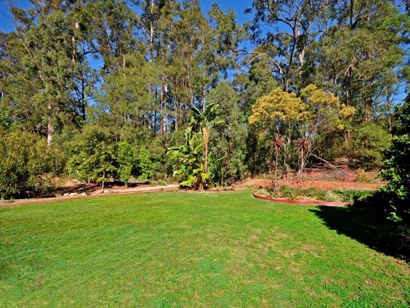 9 Foambark Court, Eatons Hill QLD 4037