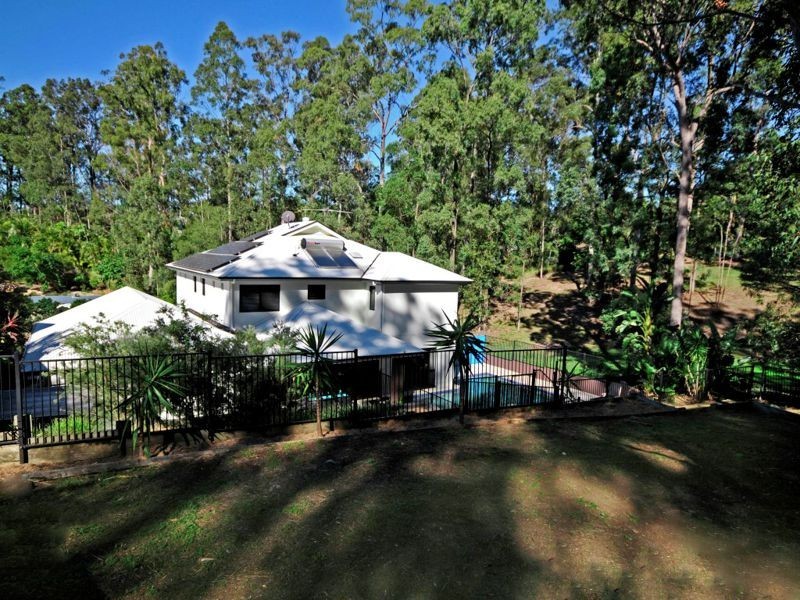 9 Foambark Court, Eatons Hill QLD 4037