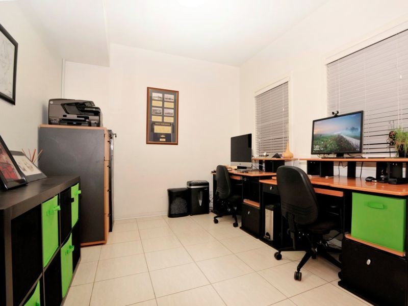 9 Foambark Court, Eatons Hill QLD 4037