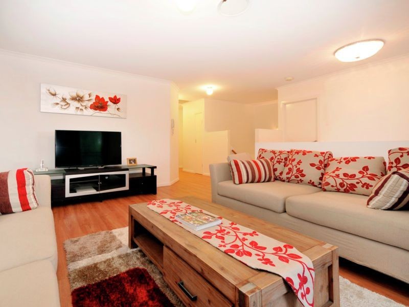 9 Foambark Court, Eatons Hill QLD 4037