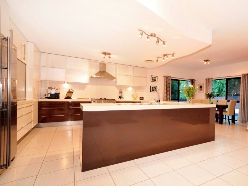 9 Foambark Court, Eatons Hill QLD 4037