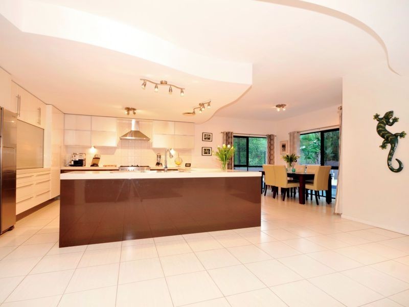 9 Foambark Court, Eatons Hill QLD 4037