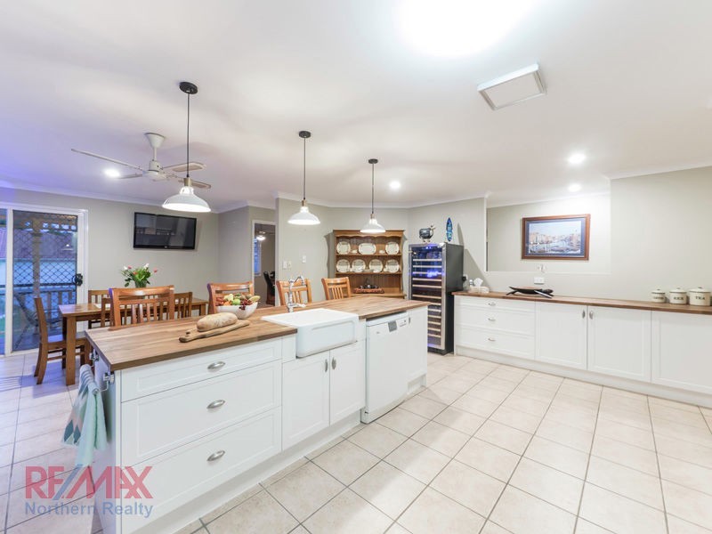 2 Medeo ct, Eatons Hill QLD 4037