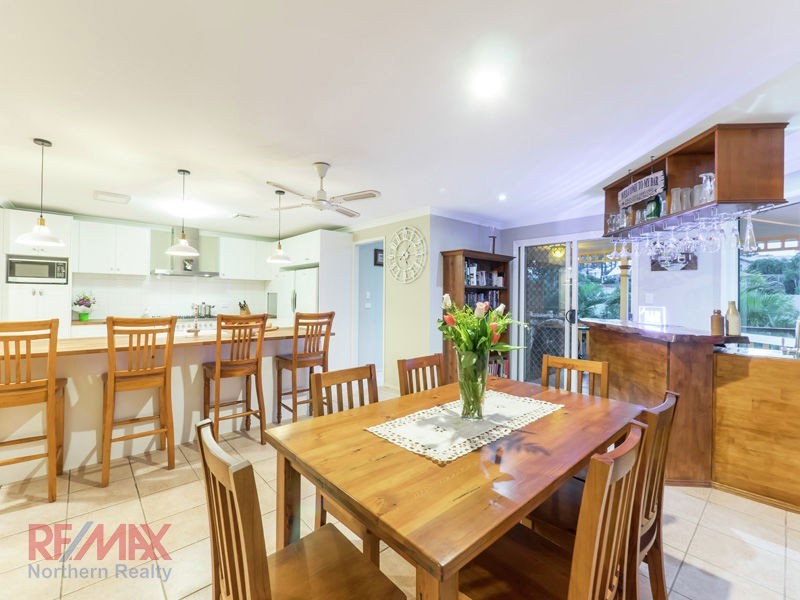 2 Medeo ct, Eatons Hill QLD 4037