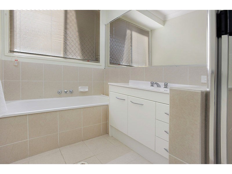 6 Millettia Close, North Lakes QLD 4509