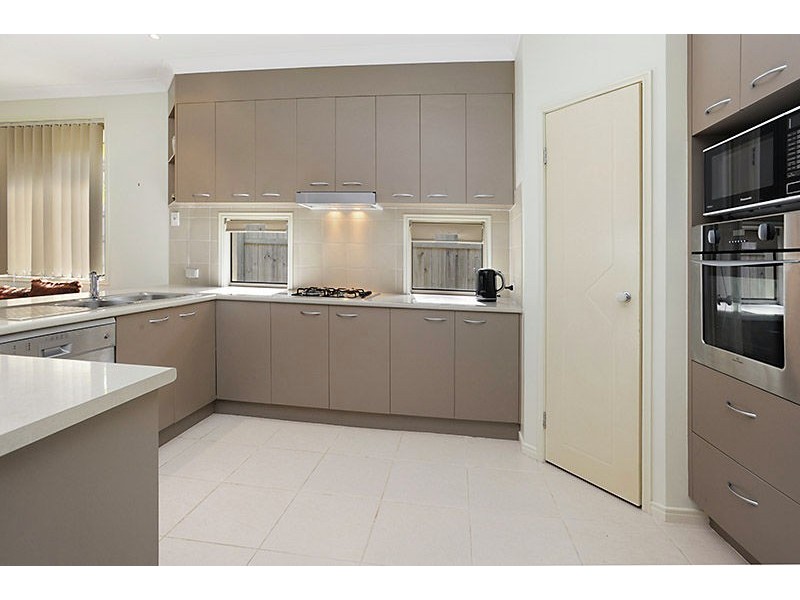 6 Millettia Close, North Lakes QLD 4509