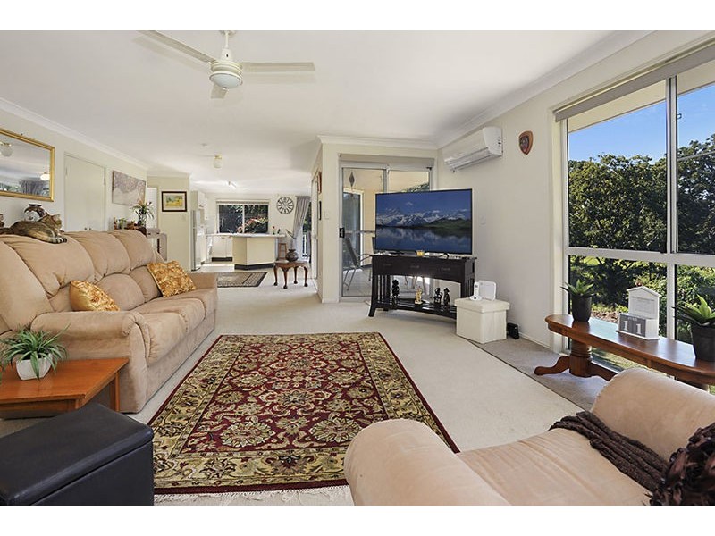 2 Jane St, Arana Hills QLD 4054