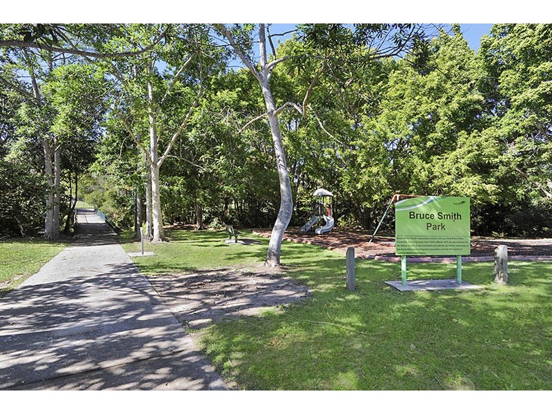 2 Jane St, Arana Hills QLD 4054