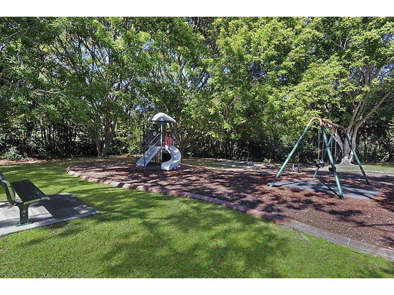 2 Jane St, Arana Hills QLD 4054