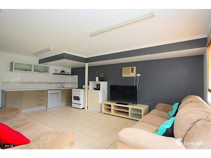 2 Jane St, Arana Hills QLD 4054