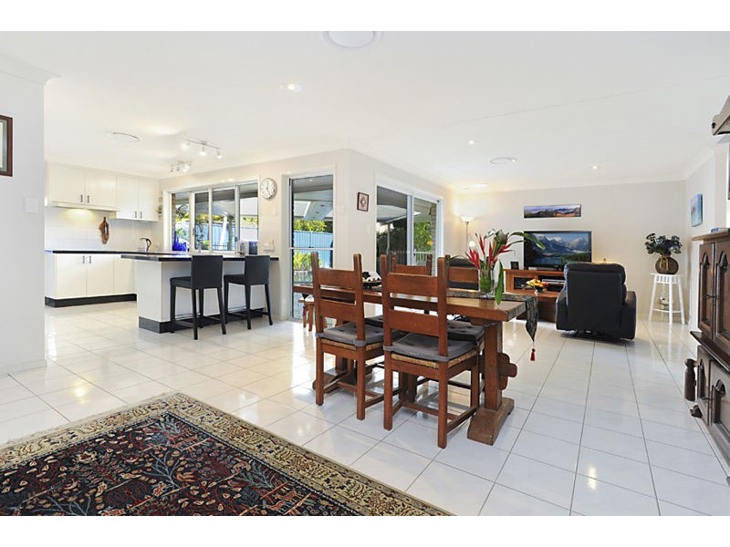 25 Coolabah Cres, Bridgeman Downs QLD 4035