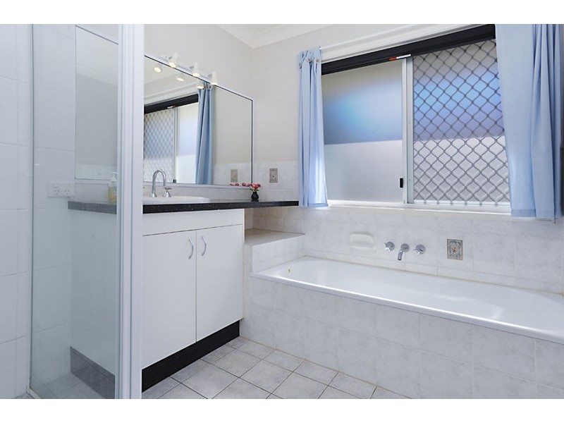 25 Coolabah Cres, Bridgeman Downs QLD 4035