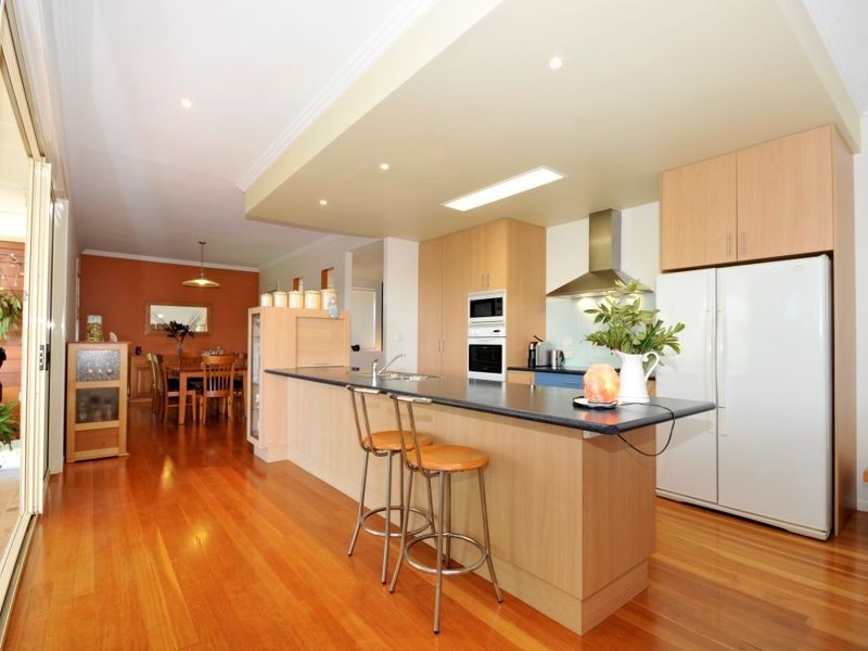 15 Heron Close, Cashmere QLD 4500