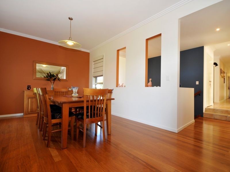 15 Heron Close, Cashmere QLD 4500