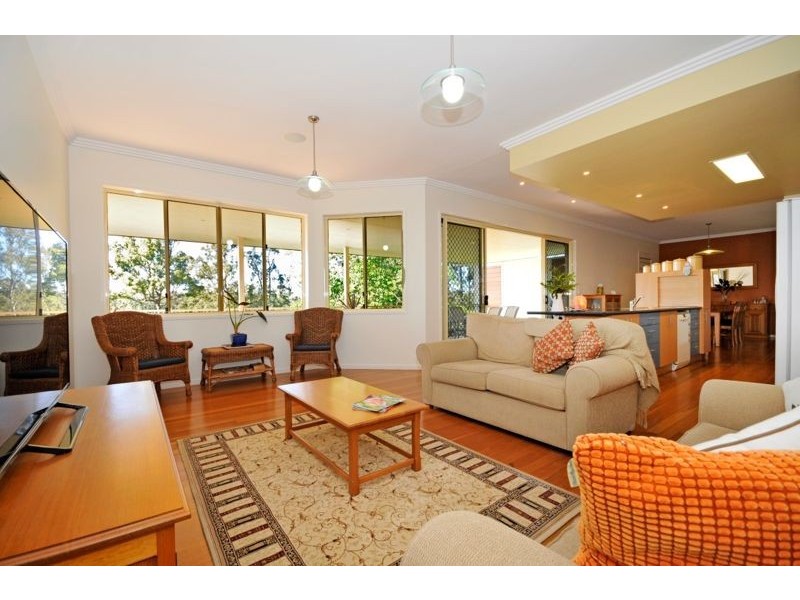 15 Heron Close, Cashmere QLD 4500