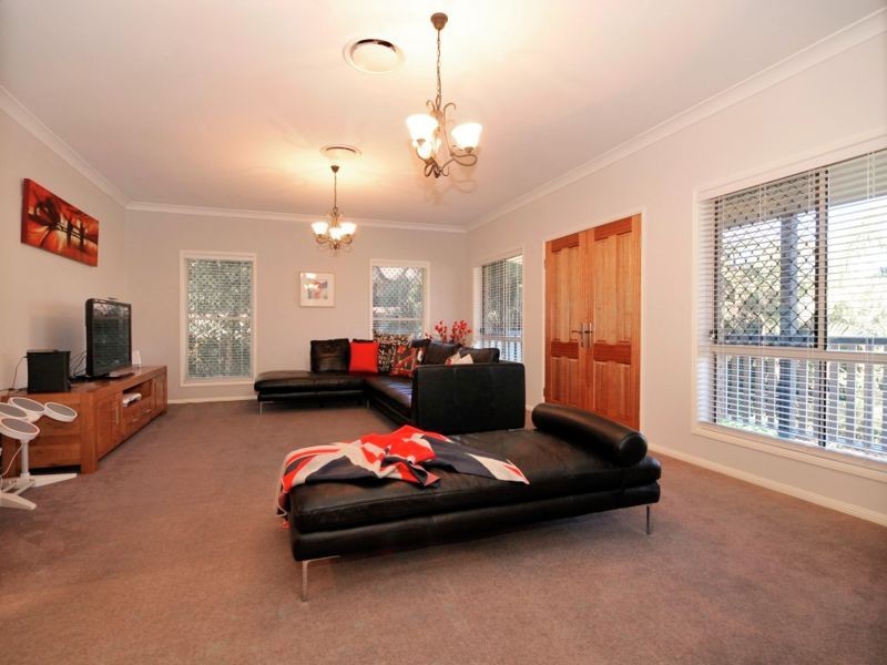 46 Snow Wood Drive, Eatons Hill QLD 4037