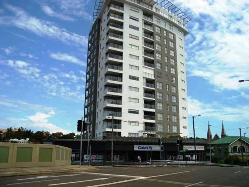 4/11 ELLENBOROUGH STREET, Ipswich QLD 4305