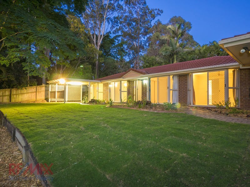 50 Eucumbene Dve, Petrie QLD 4502