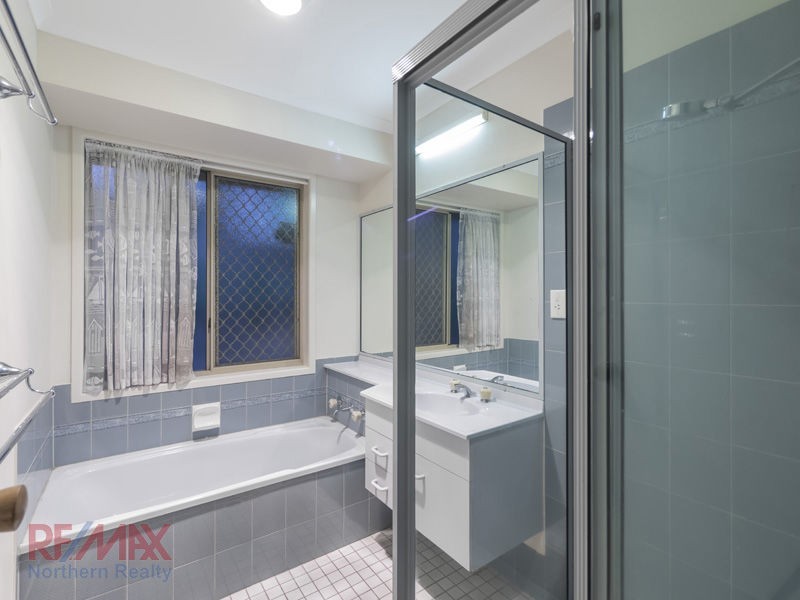 50 Eucumbene Dve, Petrie QLD 4502