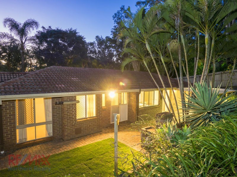 50 Eucumbene Dve, Petrie QLD 4502