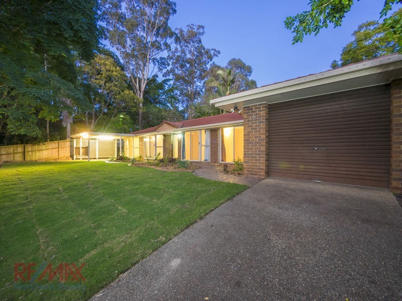 50 Eucumbene Dve, Petrie QLD 4502