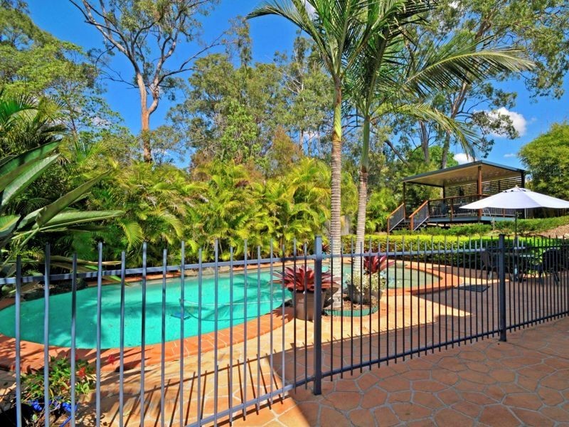 35 Snow Wood Drive, Eatons Hill QLD 4037