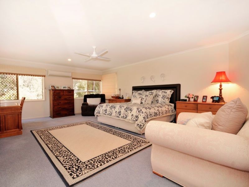 35 Snow Wood Drive, Eatons Hill QLD 4037