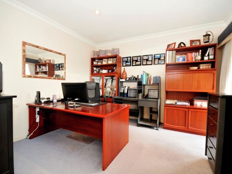 35 Snow Wood Drive, Eatons Hill QLD 4037