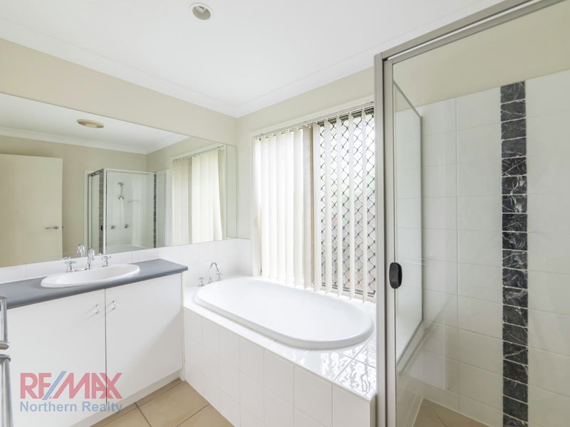 5 Corowa Court, Eatons Hill QLD 4037