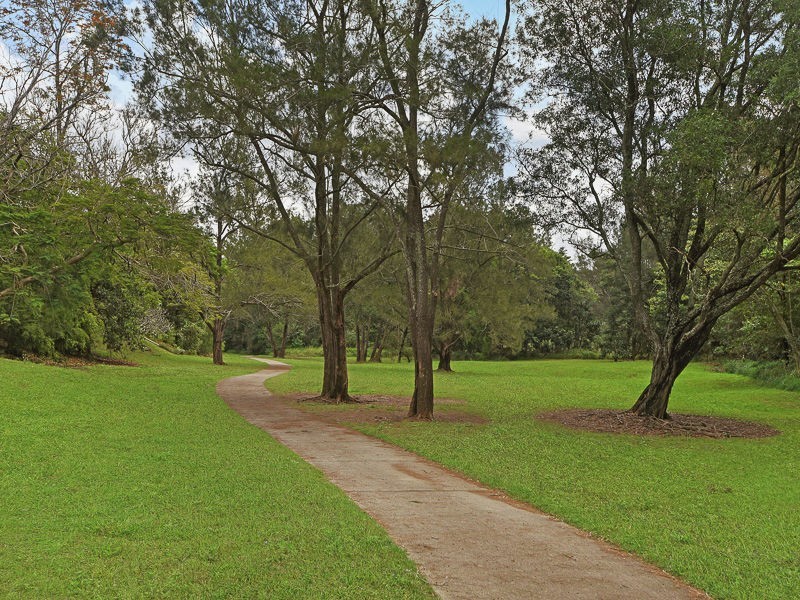 24 Kingfisher Street, Albany Creek QLD 4035