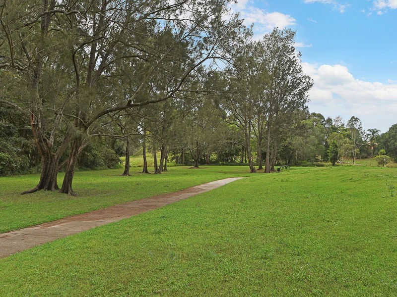 24 Kingfisher Street, Albany Creek QLD 4035