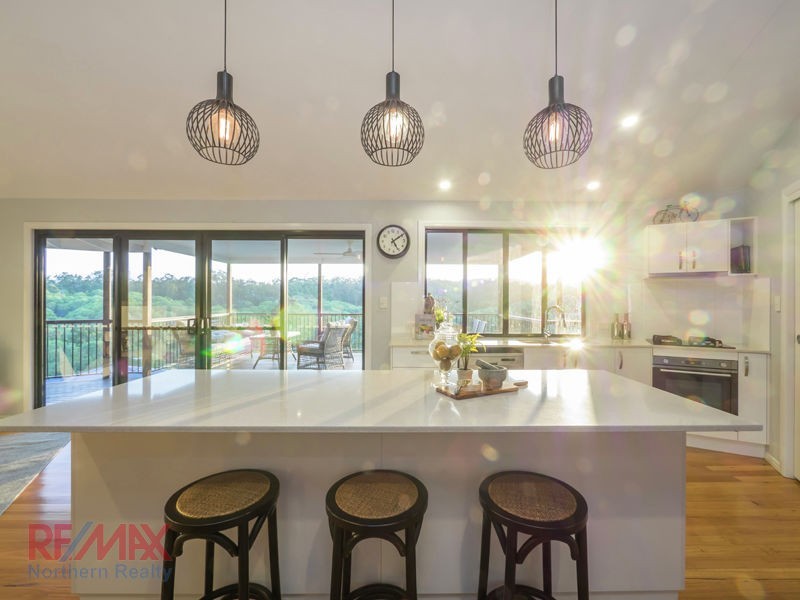 18 Hacker Road, Cashmere QLD 4500